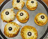 A picture of step 6 of Mini Pizza 🍕🍕🍕.