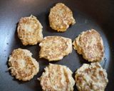 Foto del paso 4 de la receta: Panquequitos de manzana y mantequilla de maní BLW