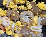 Foto langkah ke 2 dari resep Nasi Goreng Seafood.