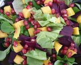 Foto del paso 2 de la receta: Ensalada con granada y mango