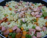 Hình bước làm 5 của món Cơm Chiên Cá Hồi