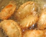 A picture of step 4 of Gujiya.
