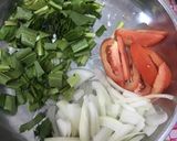รูปขั้นตอนการทำที่ 1 ของ “ยำหมูยอไข่แดงเค็ม”