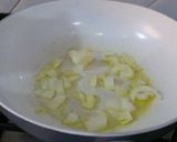 A picture of step 2 of Tuna pasta .