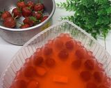 Foto langkah ke 5 dari resep Pudding strawberry lychee.
