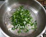 A picture of step 1 of Cowpea Beans Hari Pyaaz and Aloo Methi.