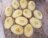 Foto del paso 5 de la receta: Bizcochitos aromáticos tipo Madeleine