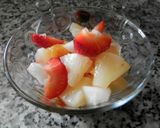 Foto del paso 3 de la receta Macedonia de frutas con nata