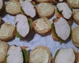 Foto del paso 6 de la receta: Pancitos caseros rendidores con pollo