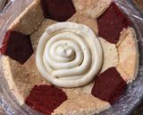 Foto del paso 12 de la receta: Tarta balón con galletas navideñas y frosting de turrón ⚽️