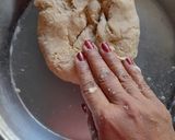 राजस्थान की खोबा रोटी (rajasthan ki khoba roti recipe in HindI) रेसिपी चरण 2 फोटो