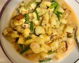 Foto del paso 9 de la receta: Tortilla de patata con ajetes tiernos y gambas