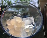 Hình bước làm 3 của món Trà sữa trân châu trắng - trà túi lọc