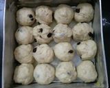 Foto langkah ke 2 dari resep Roti Kismis Manis.