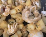Foto del paso 7 de la receta Sepia con patatas al ajillo