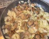 Foto del paso 3 de la receta: Pasta cremosa de tinta de calamar y setas