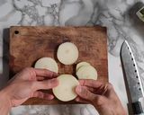 Foto langkah ke 1 dari resep Onion Rings | Eggless | Vegan Friendly.