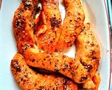 A picture of step 4 of Salmon in honey glaze.