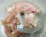 รูปขั้นตอนการทำที่ 2 ของ แกงจืดตำลึงไก่สับเต้าหู้ไข่