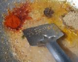 A picture of step 2 of Chicken lotpot.