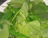 Foto langkah ke 1 dari resep Tumis daun ubi jalar terasi.