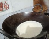 सूजी का उपमा (बच्चों का लिए हेल्दी और टेस्टी लंचबॉक्स) रेसिपी चरण 2 फोटो