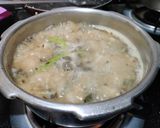 A picture of step 4 of Arisi upma (rice rava upma).