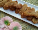 A picture of step 4 of Banana Fritters😋💛🍌.