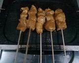 Foto langkah ke 7 dari resep Sate Ayam bumbu lengkuas.