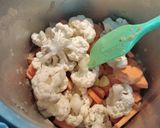 A picture of step 4 of Cauliflower, sweet potato and carrot soup.
