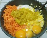 Foto langkah ke 2 dari resep Pepes Tahu Telur Wortel & Kemangi.