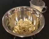 A picture of step 2 of White Chocolate Peppermint Cream Tarts.