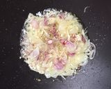 Foto langkah ke 5 dari resep Tumis kentang kornet.