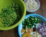 Foto langkah ke 1 dari resep Tumis Kembang Pepaya.