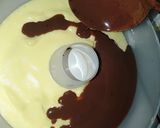 Foto langkah ke 7 dari resep Puding Jeruk lapis coklat.