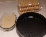 A picture of step 2 of Tiramisu cake 😍.