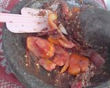 Foto langkah ke 9 dari resep Tinutuan (Bubur Manado) dan Sambal Ikan Roa.