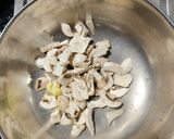 A picture of step 1 of Fussilli Arrabiata with Broccoli and Mushroom.