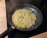 Foto del paso 3 de la receta: Tortilla de patata y cebolla con trucos explicados