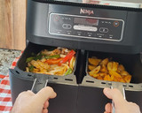 Foto del paso 8 de la receta: Fajitas de pollo con patatas bravas caseras en AirFryer Ninja Foodi Dual Zone