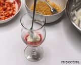 รูปขั้นตอนการทำที่ 5 ของ สตรอเบอร์รี่ ครีมชีส พาร์เฟ่ (Strawberry Cream Cheese Parfait)
