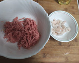 Foto del paso 2 de la receta: Gyozas de carne mixta y gambas