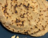 A picture of step 1 of Kathiyawadi Style vagharelo Rotlo/Dry Garlic Pearl Millets 😊.
