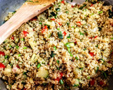 Foto del paso 3 de la receta: Bowl de quinua con vegetales🥒🌶️🧅crocantes...!
