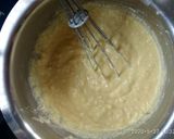 A picture of step 2 of Round besan dhokla.