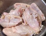 A picture of step 1 of Stew Chicken Wings.