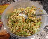 Foto del paso 8 de la receta: Burritos de salmón y verduras (brócolis, zanahorias y aguacate)