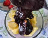 Foto langkah ke 3 dari resep Choco Strawberry.