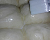 Foto langkah ke 9 dari resep Roti Sobek tanpa ulen/mixer.