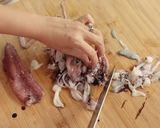 Foto langkah ke 1 dari resep Cumi Cabai Hijau Devina Hermawan.